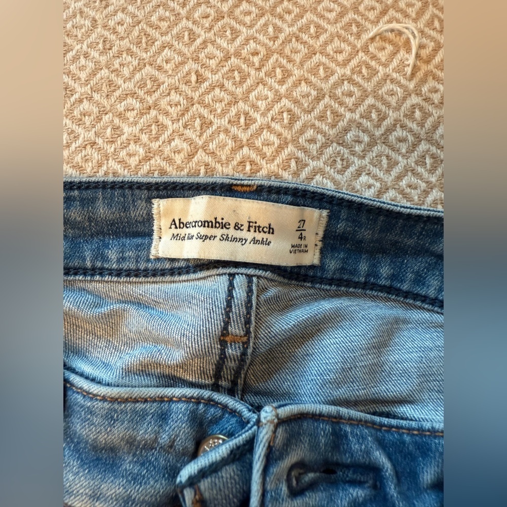 Abercrombie Mid Rise Super Skinny Ankle Jeans - Picture 3 of 3